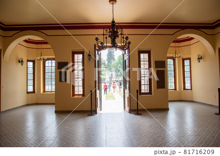 メキシコ　サンマルティの大農業制度の領主の屋敷の玄関 81716209