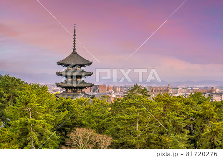 Five story pagoda Kofukuji temple at Nara , Japan Five story pagoda Kofukuji temple at Nara , Japan 81720276