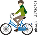 自転車に乗る若い男性 81720708