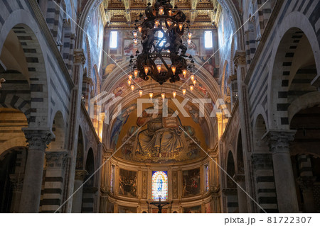Panoramic view of interior of Pisa Cathedral 81722307