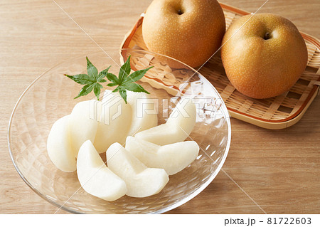 カットされた梨（豊水） 81722603