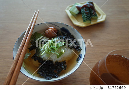 梅茶漬けと、味噌きゅうり 梅茶漬けと、味噌きゅうり 81722669