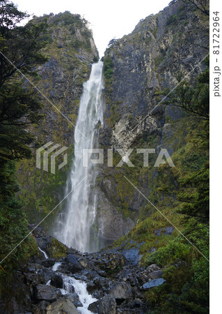 ニュージーランド デビルズ・パンチボウル滝 ニュージーランド デビルズ・パンチボウル滝 81722964