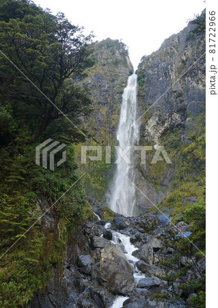 ニュージーランド デビルズ・パンチボウル滝 ニュージーランド デビルズ・パンチボウル滝 81722966