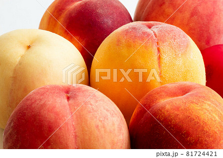 桃の品種(アップ) 81724421