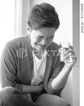 腹痛 胃痛 男 81729098