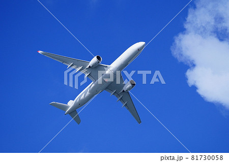 羽田空港を離陸したA350 羽田空港を離陸したA350 81730058