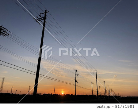 しずむ夕日 81731981