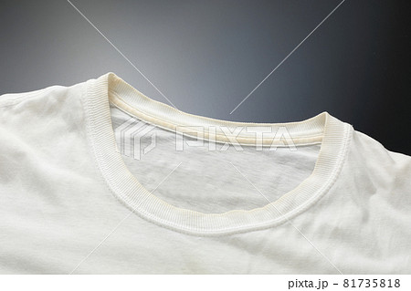 シャツの黄ばみ 81735818