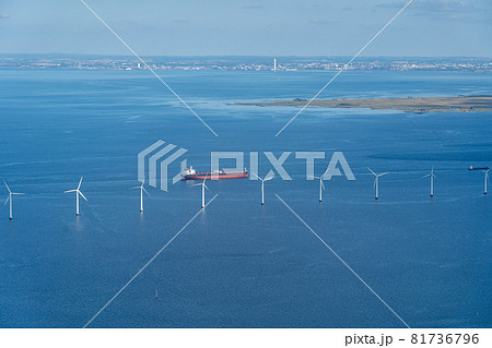 Middelgrunden Offshore Wind Power Park in Copenhagen Middelgrunden Offshore Wind Power Park in Copenhagen 81736796