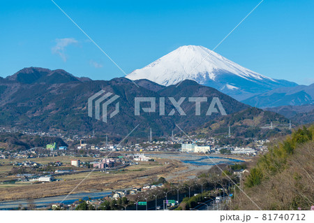 【松田町松田山からの富士山と酒匂川】 【松田町松田山からの富士山と酒匂川】 81740712