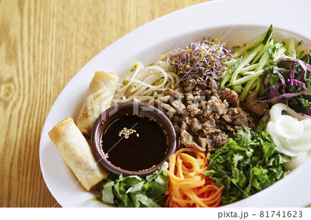 ベトナム風混ぜご飯　コムアンフー 81741623