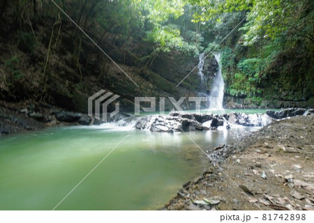 鮎返りの滝①【香川県三豊市財田町】 鮎返りの滝①【香川県三豊市財田町】 81742898
