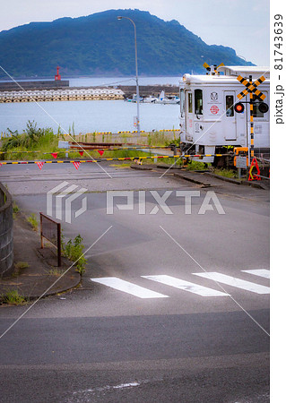 港を見ながら走る日南線観光列車海幸彦山幸彦 81743639