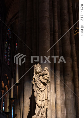 ノートルダム寺院【火災消失前】 ノートルダム寺院【火災消失前】 81744620