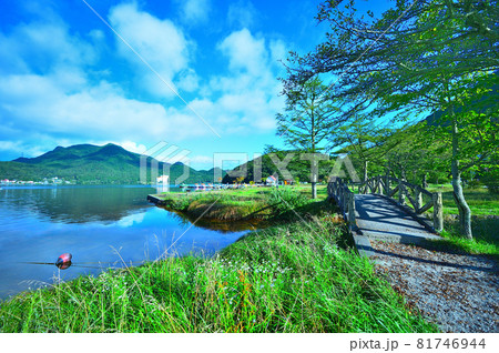 夏の榛名湖　榛名富士（群馬県） 81746944