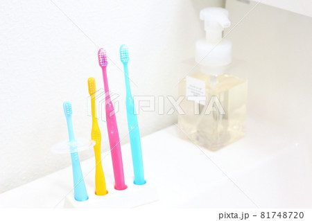 歯ブラシ 81748720