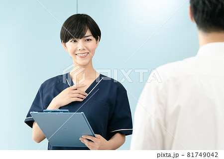 医療従事者の女性 81749042