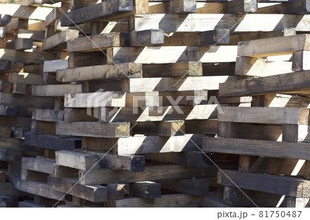 Elements of wooden pallets for loading and unloading cargo 81750487