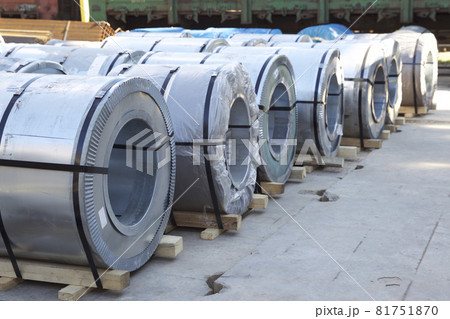 Rolls of cold-rolled galvanized steel with polymer coating 81751870