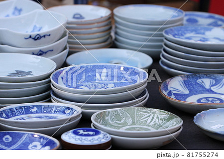 掘り出し物が沢山ある骨董市 掘り出し物が沢山ある骨董市 81755274