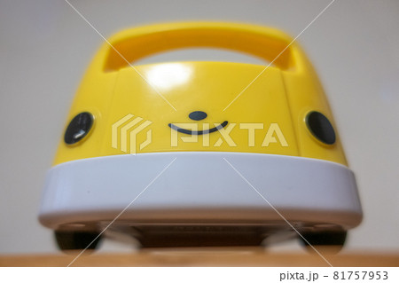 おもちゃのバス 81757953