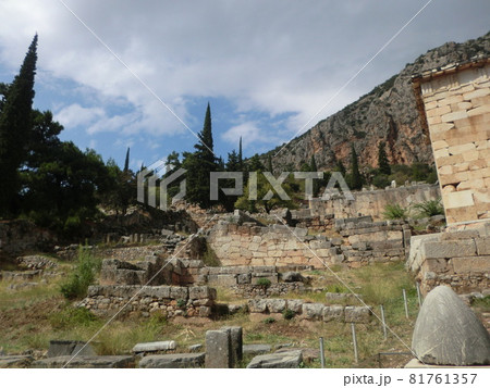 ギリシャ、デルフィの考古遺跡 81761357