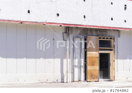 取り壊される店舗 81764862