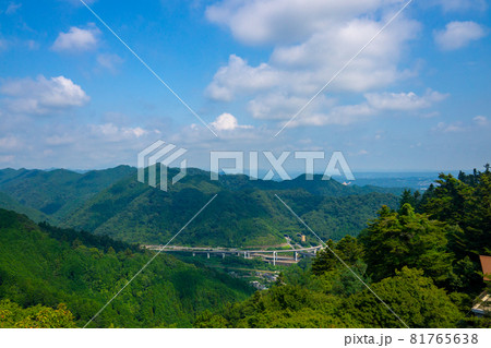 夏の高尾山 展望台からの風景 八王子JCT 夏の高尾山 展望台からの風景 八王子JCT 81765638