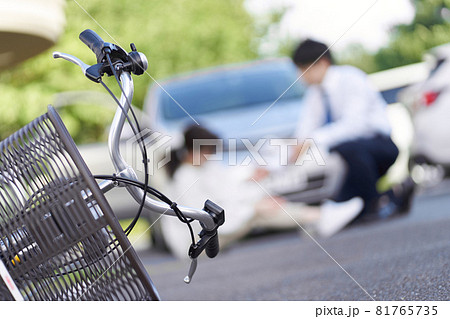 自転車と車の交通事故 自転車と車の交通事故 81765735