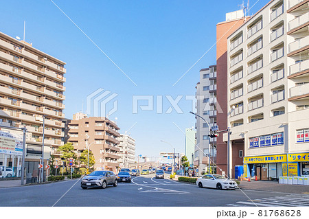 綱島街道　丸子橋交差点付近の街並み　川崎市中原区 81768628
