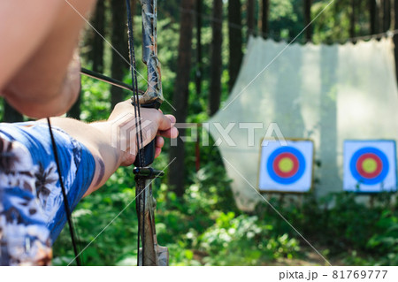Bow shooting Bow shooting 81769777