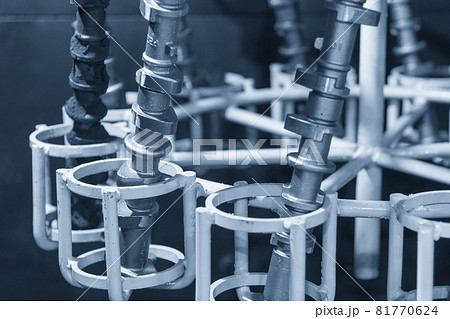 The cam shaft  parts on the conveyer belt to oven for stress release process. 81770624