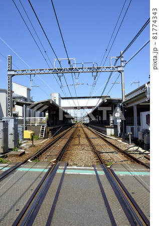 踏切越しの駅　京浜急行　京急大津駅 81774343