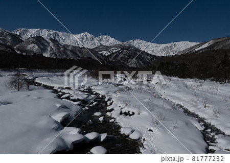 バックカントリーを楽しむ夜 81777232