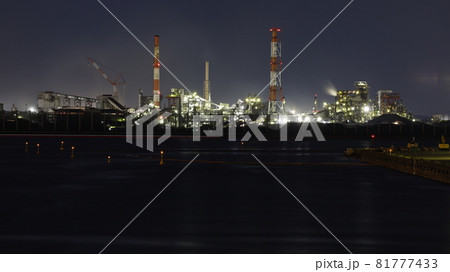 金城ふ頭中央緑地（名古屋市）から見た日本製鉄名古屋製鉄所の工場夜景 81777433