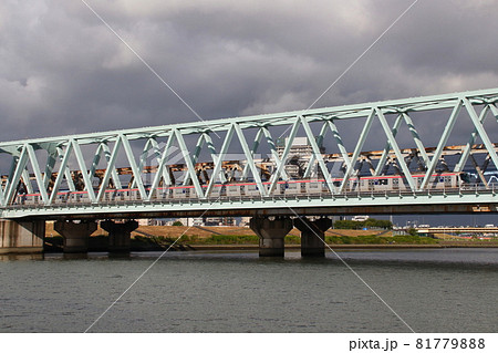 荒川を渡るつくばエクスプレスTX-1000系 81779888