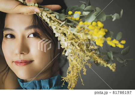 女性 緑のドレス 女性 緑のドレス 81786197