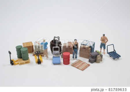 a mini worker figure move the products 81789633