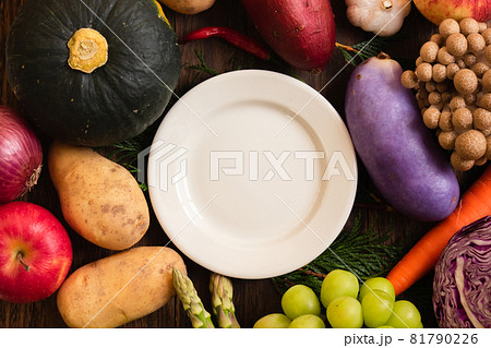 秋の食材を食べる 81790226