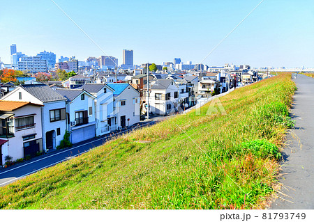 堀切橋／荒川付近より北千住駅方面を望む(東京都足立区)【2020.11】 81793749