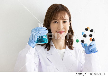 研究者 コロナウイルス 新薬 ワクチン 分子模型 研究者 コロナウイルス 新薬 ワクチン 分子模型 81802184