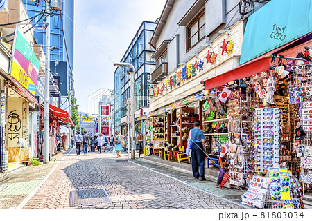 東京渋谷の都市風景　原宿・竹下通り 81803034