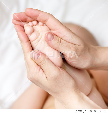 Foot massage 81808292