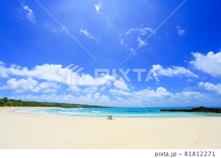 沖縄　伊良部島　沖縄屈指の美しいビーチ　渡口の浜 81812271