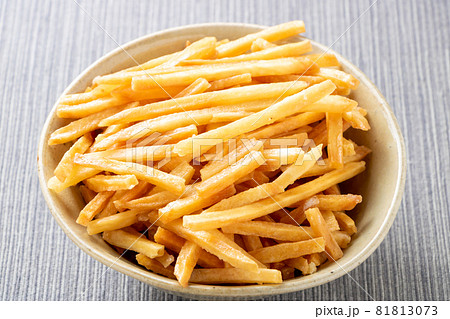 芋けんぴ。高知県の名物として知られるお菓子。 芋けんぴ。高知県の名物として知られるお菓子。 81813073