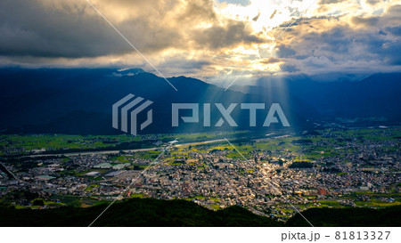 大町市・夕景（鷹狩山より） 81813327