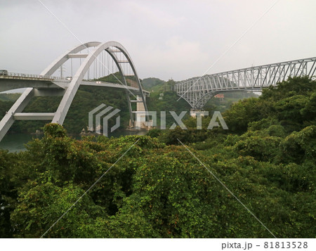 雨に佇む天草の天門橋と天城橋 雨に佇む天草の天門橋と天城橋 81813528