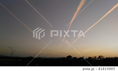 飛行機雲 飛行機雲 81814905