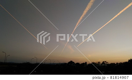 飛行機雲 飛行機雲 81814907